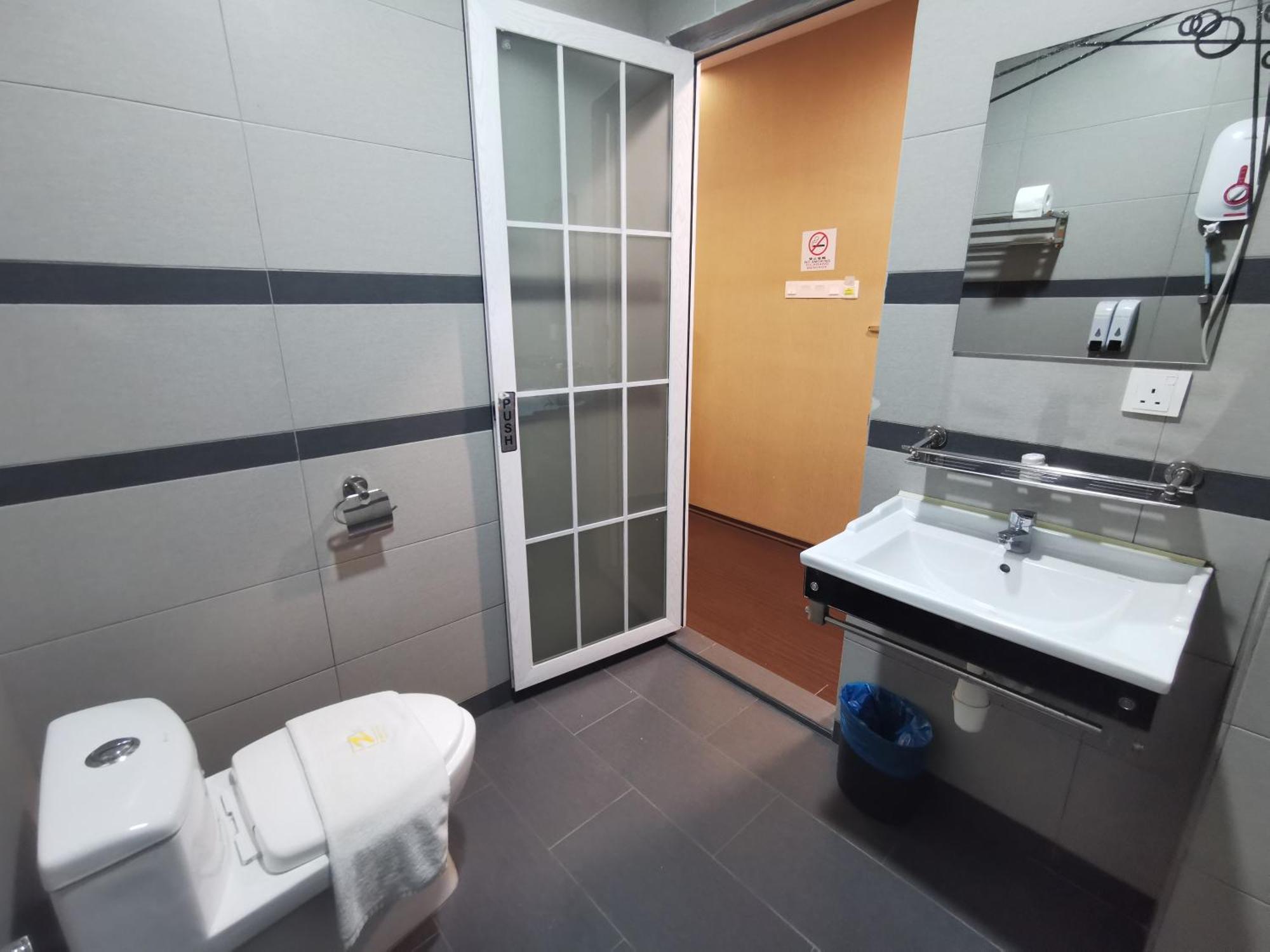Zenz Hotel Kulai Eksteriør billede